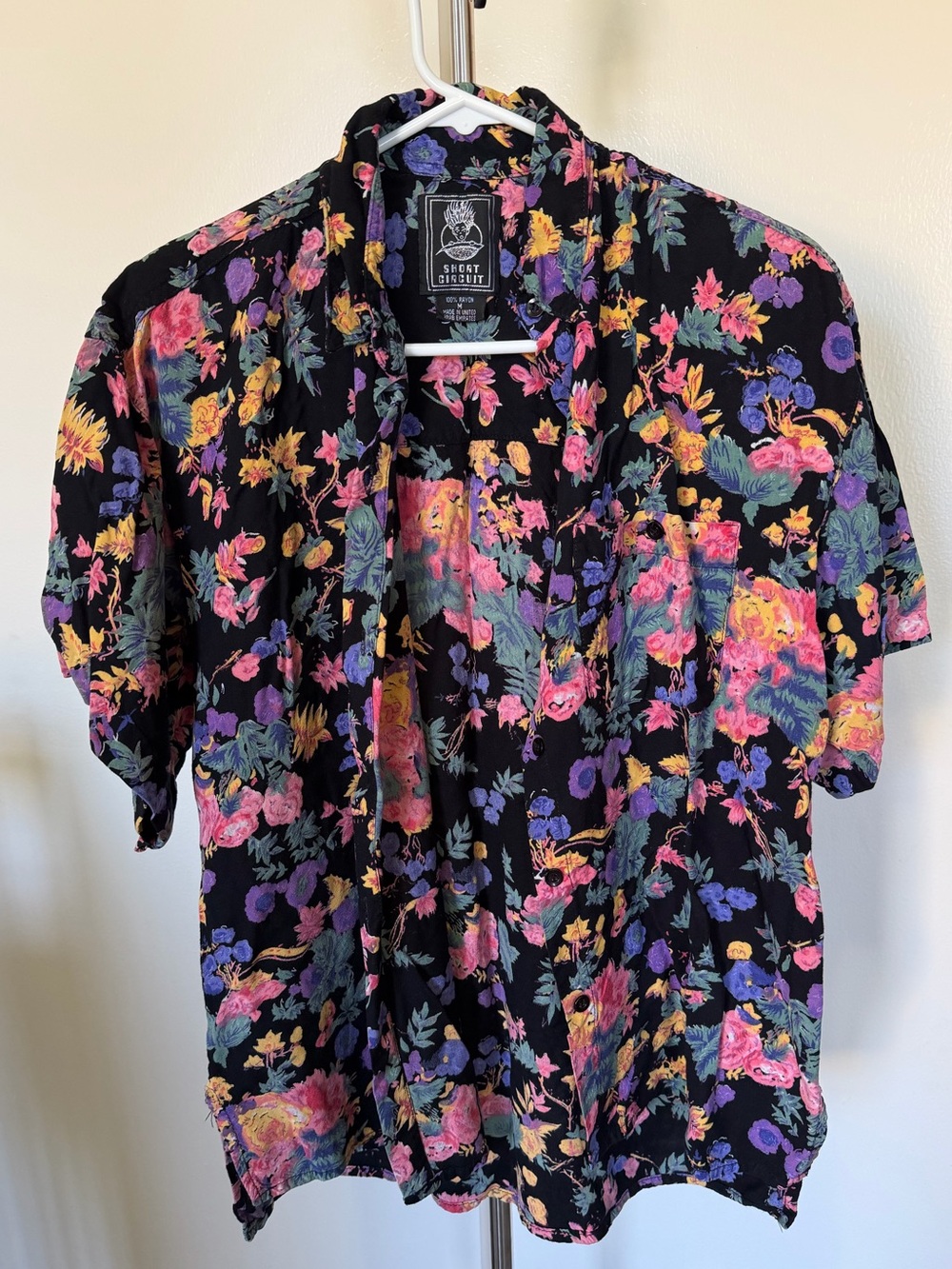 Short Circuit Black Floral Button Up Short Sleeve Shirt Size Medium